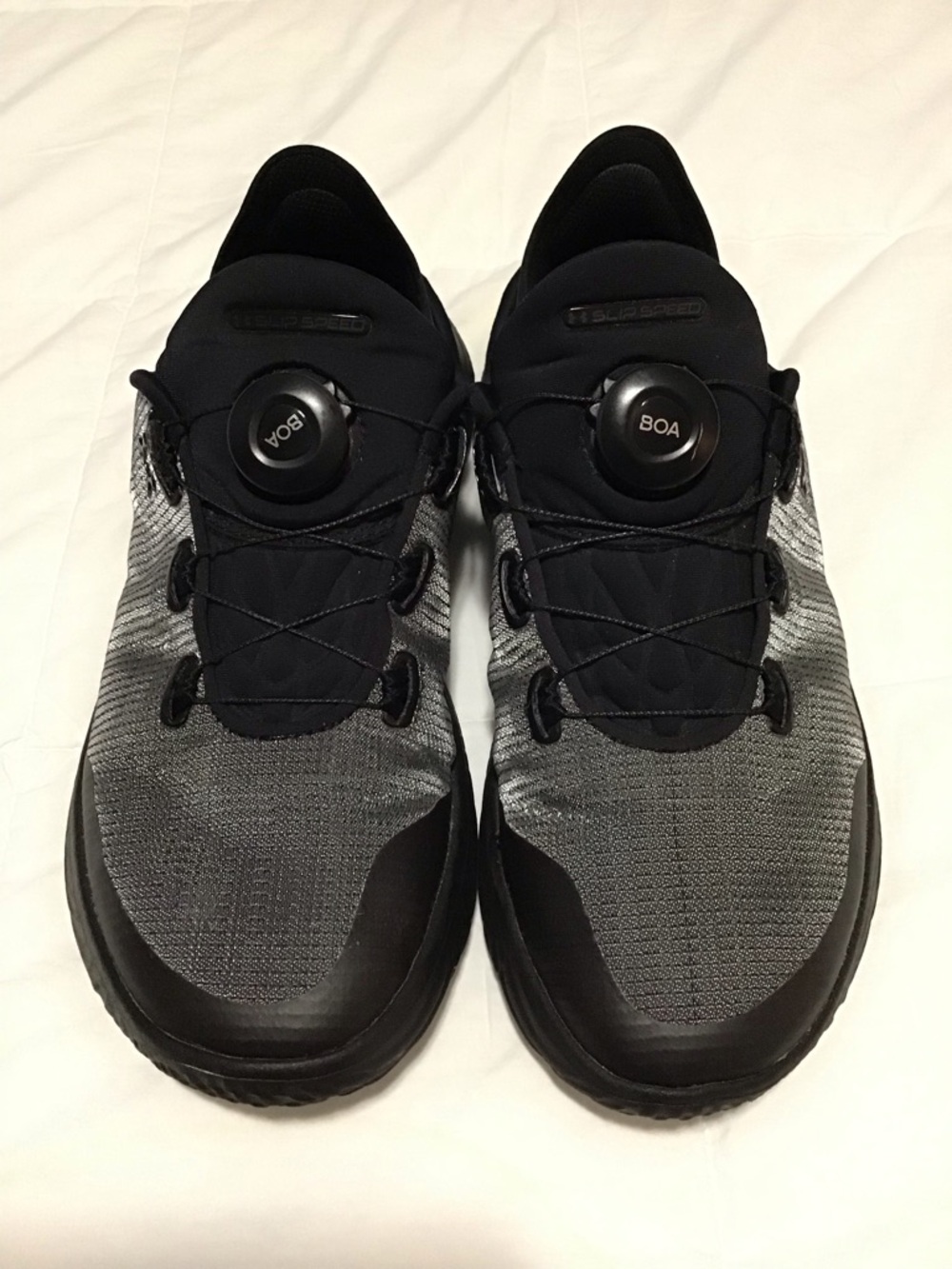 Under Armour Black and Gray Unisex Athletic Shoe Interior Label M7 W8.5
